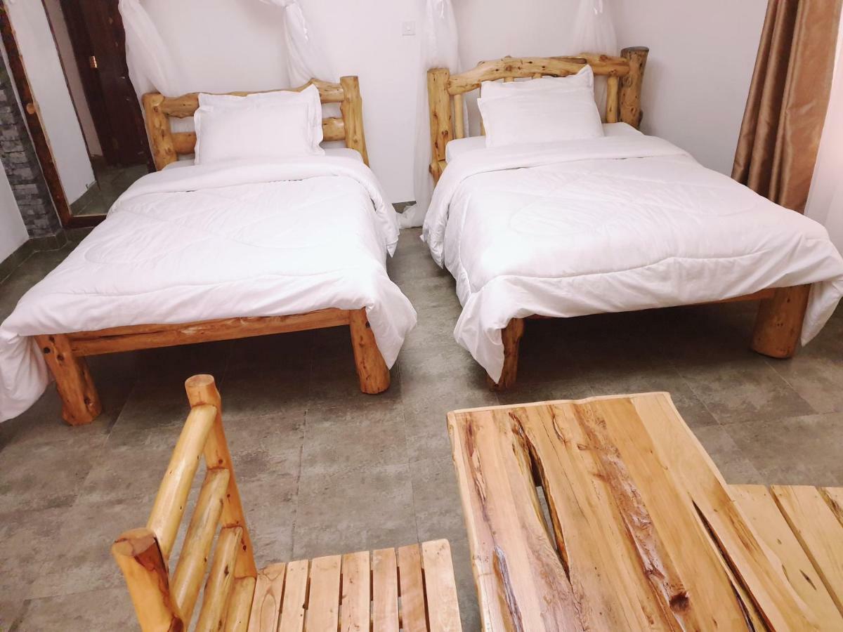 Merinja Guest House ไนวาชา ภายนอก รูปภาพ